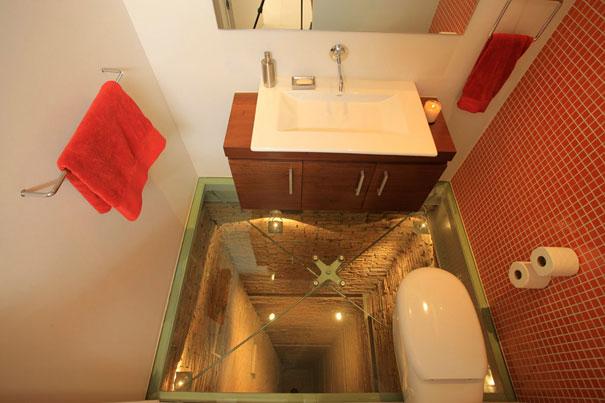 bathroom-elevator-shaft-glass-floor-hernandez-silva-1